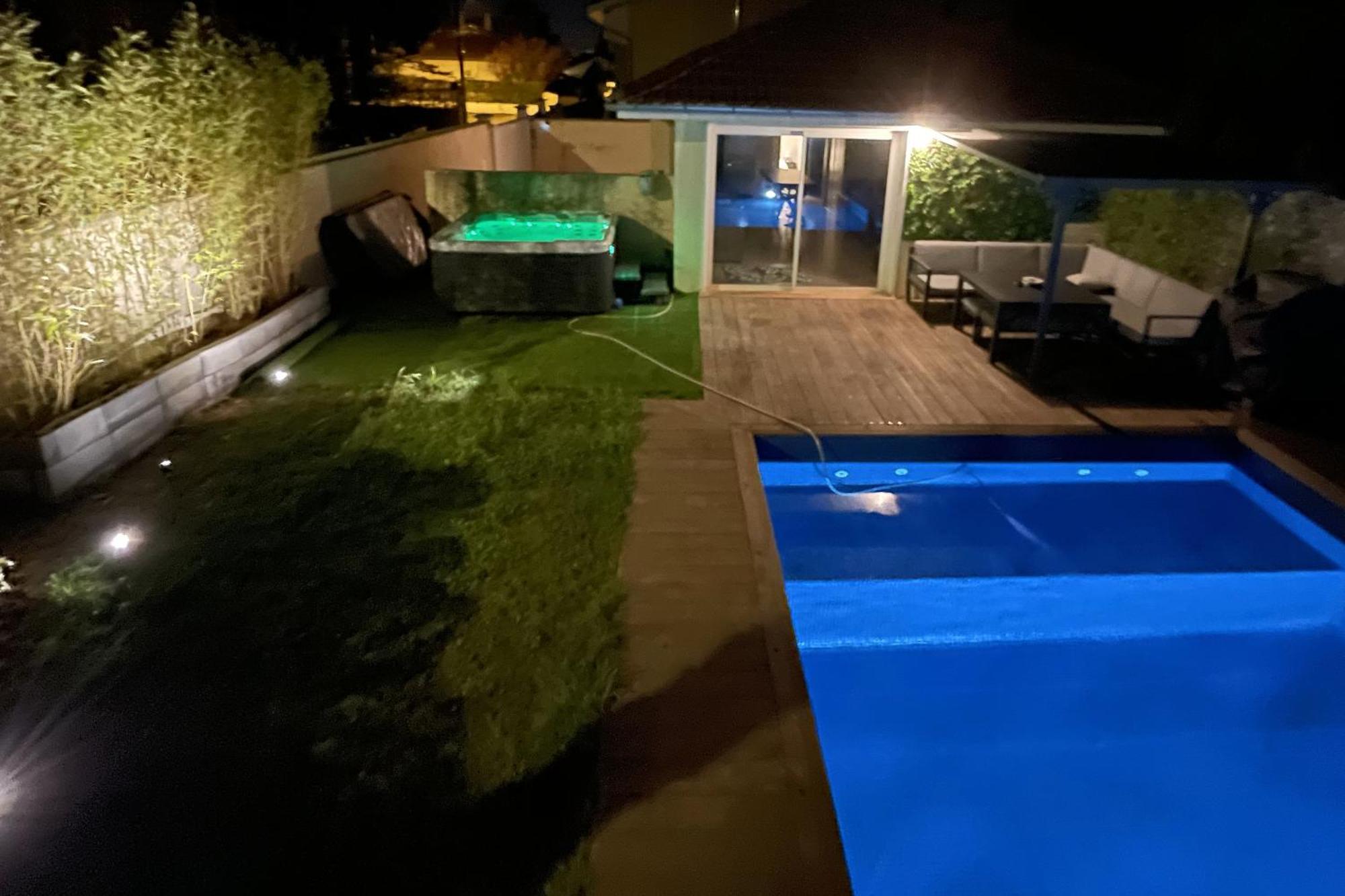 Unique! Jacuzzi Prive 35°C + Cinema Villa Entiere Meyzieu Exteriér fotografie