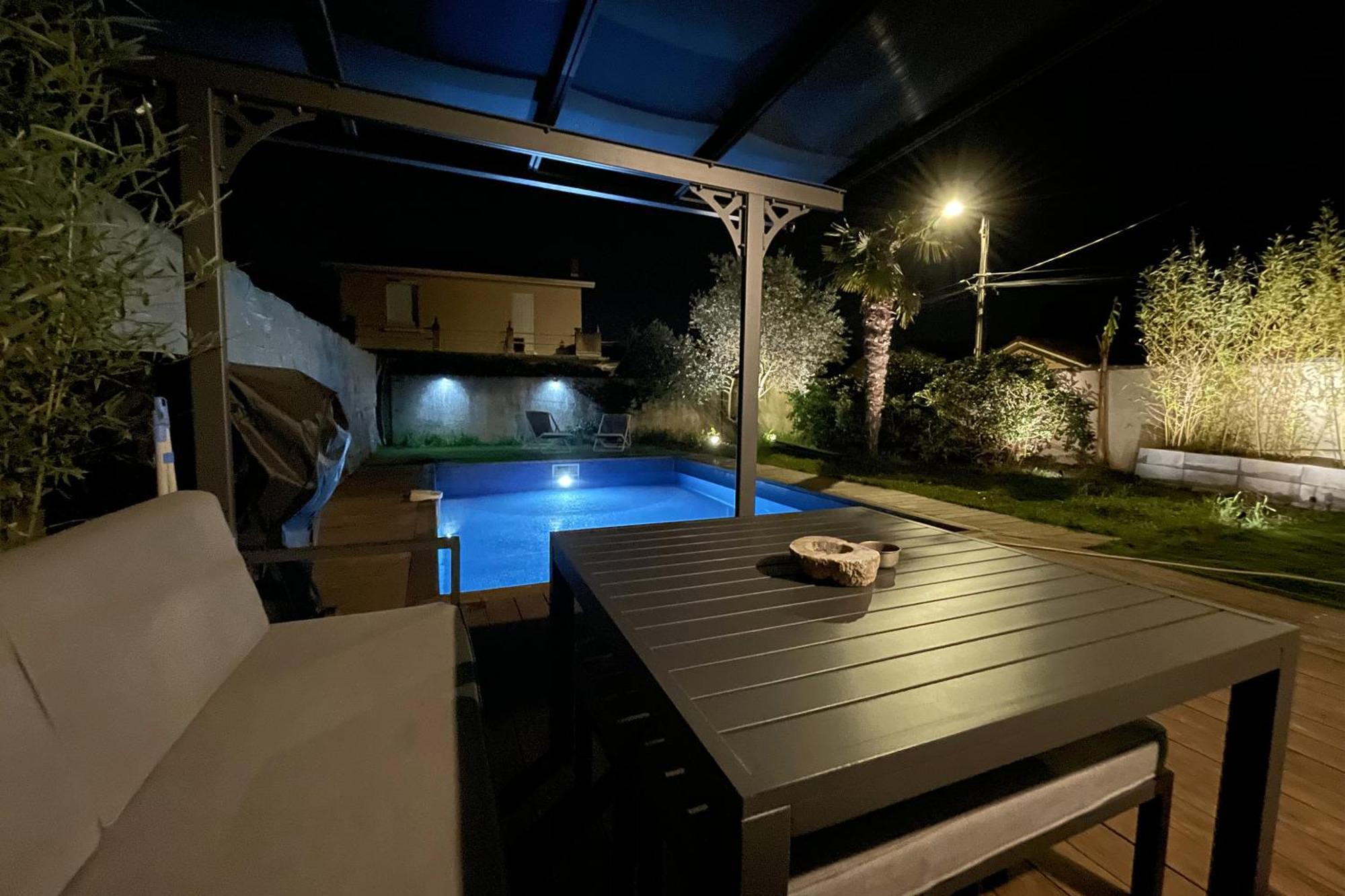 Unique! Jacuzzi Prive 35°C + Cinema Villa Entiere Meyzieu Exteriér fotografie